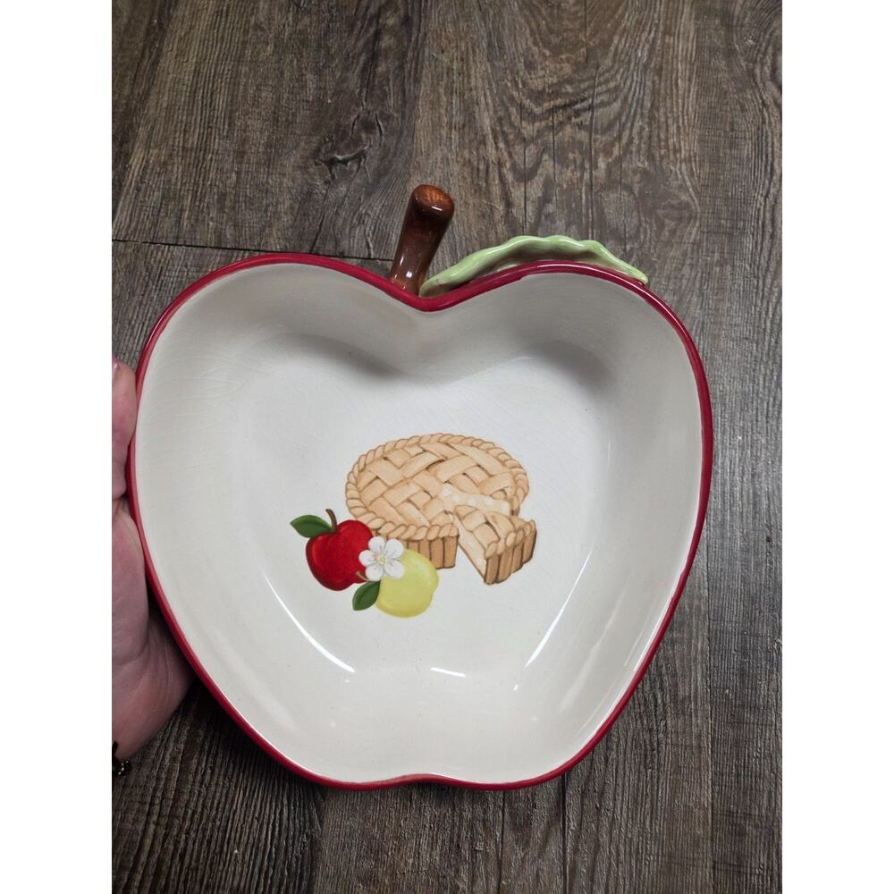 Cracker Barrel Apple Shaped Pie Baking Dish Ceramic 33 fl oz Hand Painted
